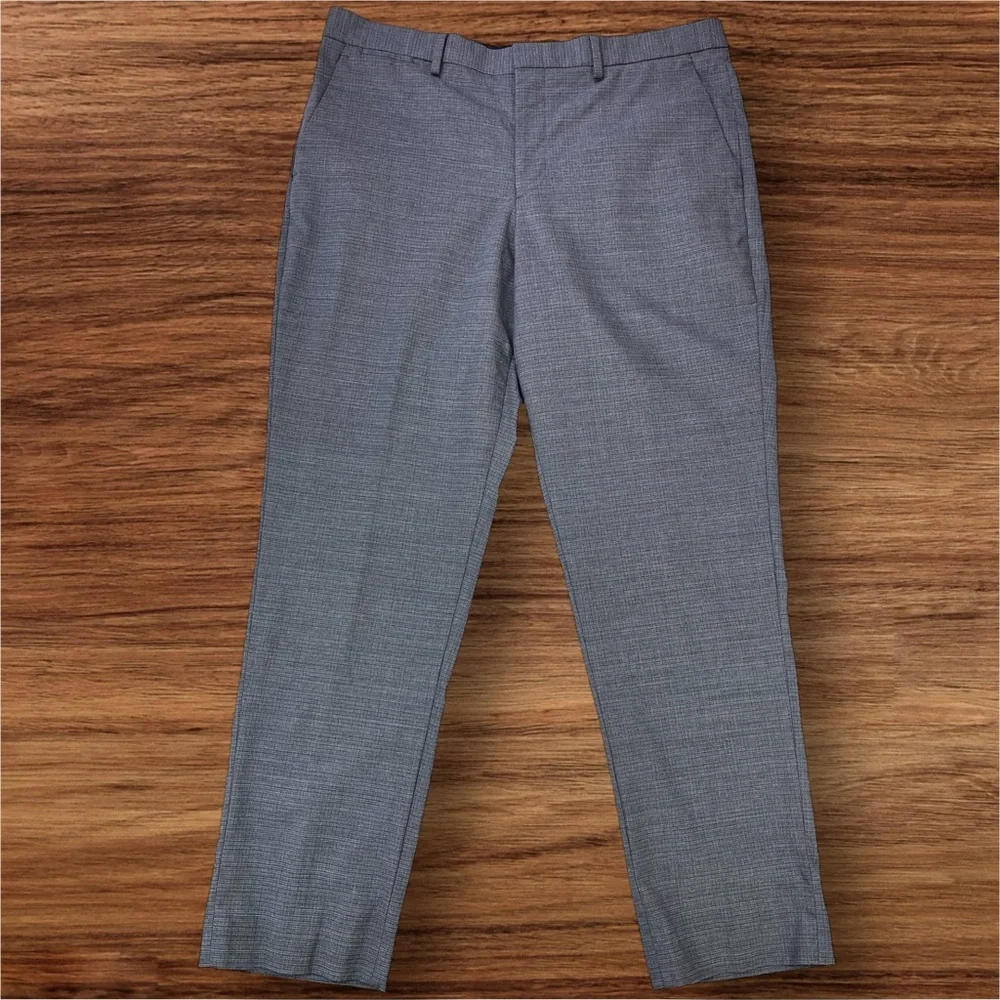 Express Men’s Gray Slim Fit Pants. Tag Size 34/30. 98% Wool